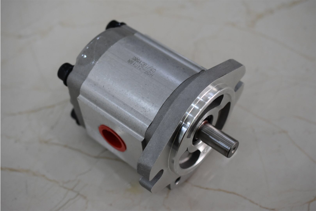 High pressure oil pump